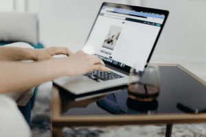 Kerja online dari rumah untuk pelajar