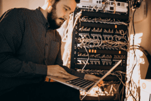 arti maintenance server