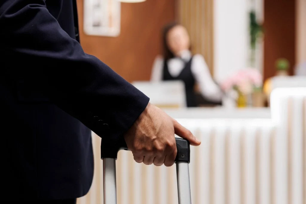 cara memperkenalkan hotel baru